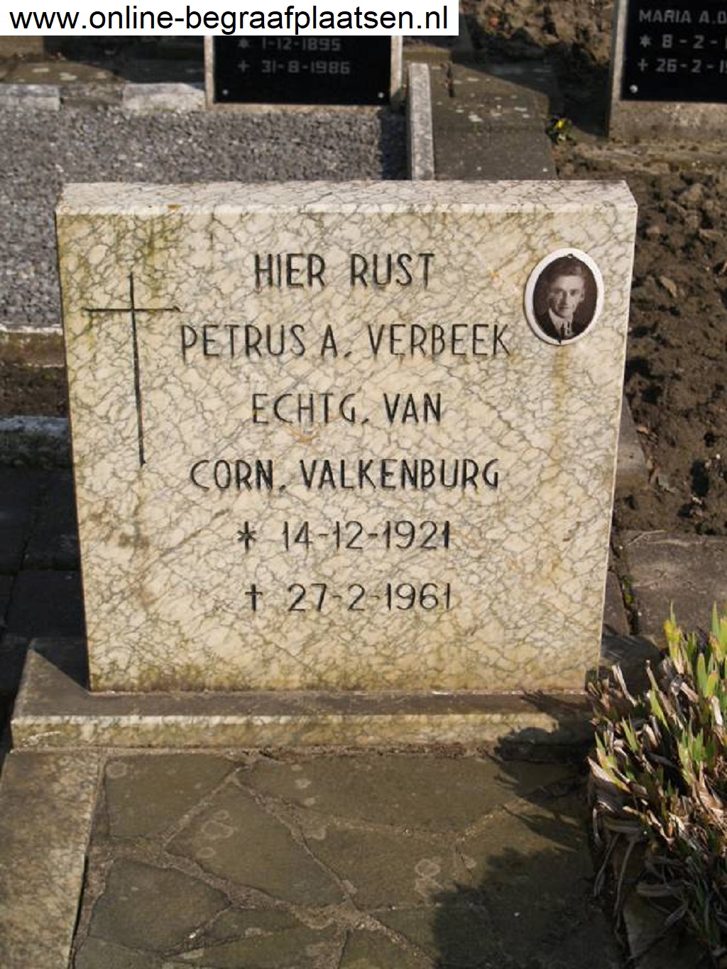 Klik voor foto in apart venster quma0009203003.jpg