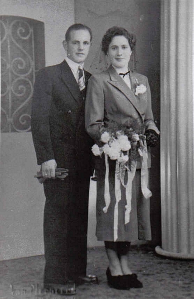 Klik voor foto in apart venster van_der_weegen_adrianus_1929_01.jpg
