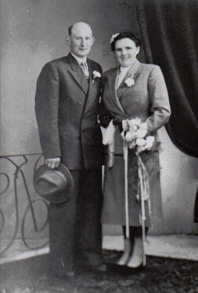 Klik voor foto in apart venster van_der_weegen_elisabeth_1927_03.jpg