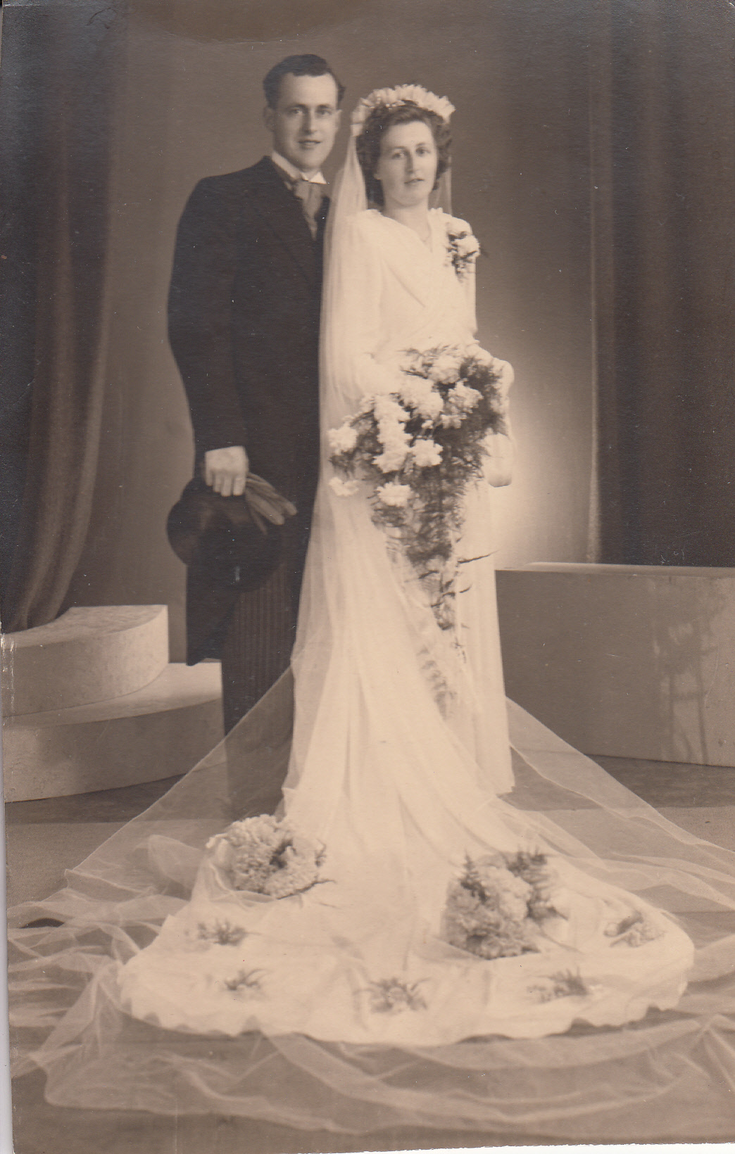 Klik voor foto in apart venster leautaud_johannes_1921_trouwfoto.jpg