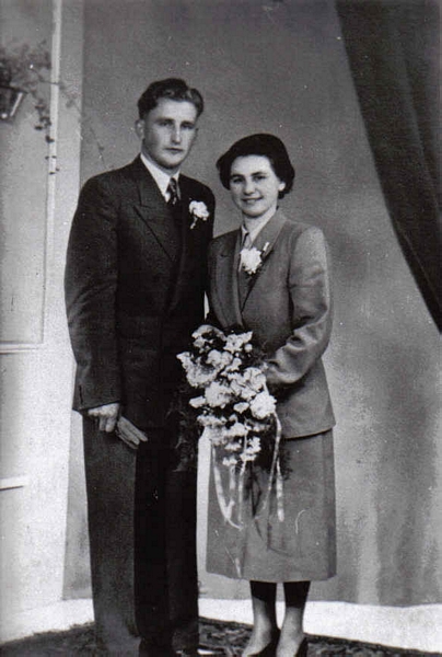Klik voor foto in apart venster van_der_weegen_anna_1931_03.jpg