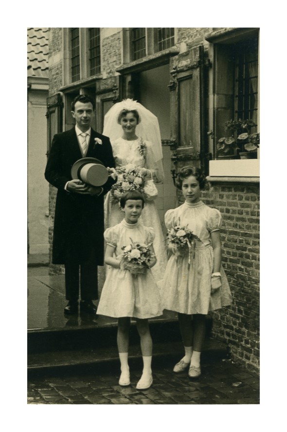 Klik voor foto in apart venster weegen__anna_w._van_der_15.07.1937___nico_overbeeke__trouwfoto_.jpg
