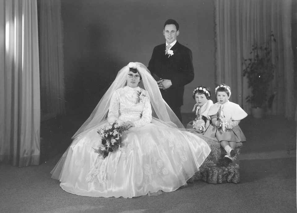 Klik voor foto in apart venster maas_helena_20-07-1940___koolen_antonius_trouwfoto.bmp
