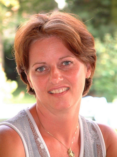 Klik voor foto in apart venster kuipers_elisabeth_1955_01.jpg