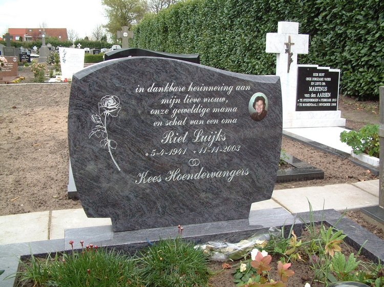 Klik voor foto in apart venster luijks_maria_1941_05.jpg