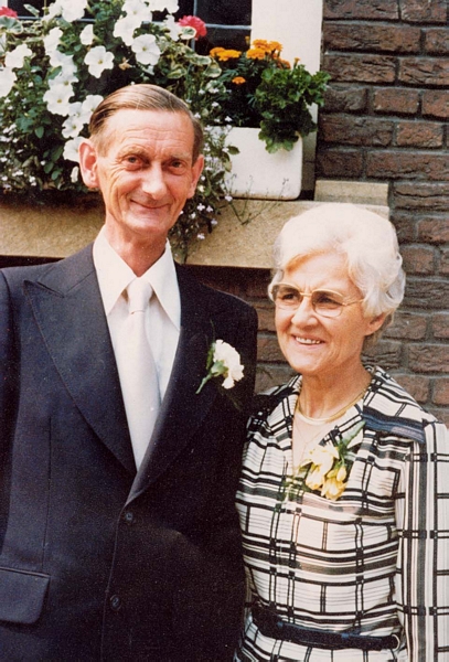 Klik voor foto in apart venster quma0000800011.jpg