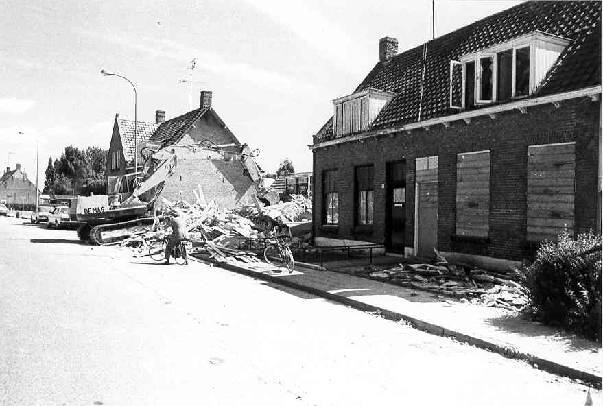 Klik voor foto in apart venster reunie_2005_021.jpg