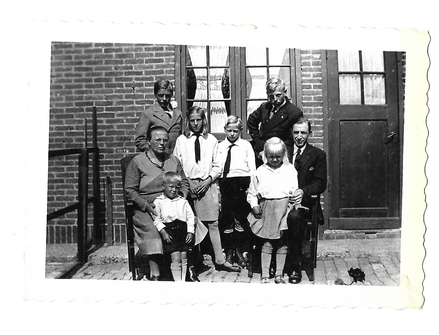 Klik voor foto in apart venster quma0006402001.jpg